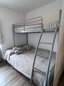 Poschodová posteľ alebo postele v izbe v ubytovaní O Nini! di Monteverdi Marittimo, Borgo di Canneto