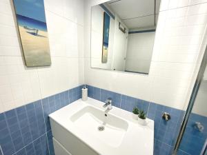 Un baño de KS Toyo Golf - Kaleria Suites