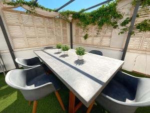 Imagen de la galería de KS Toyo Golf - Kaleria Suites, en Retamar