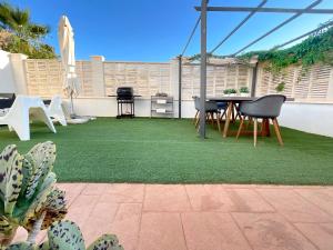 Un patio o zona al aire libre en KS Toyo Golf - Kaleria Suites