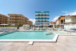 Bazén v ubytování Hotel CasaDei nebo v jeho okolí