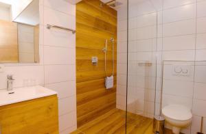 Koupelna v ubytování Hotel Gasthof Krone + 37 fotografií