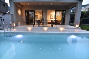 Piscina a Welcome Inn o a prop