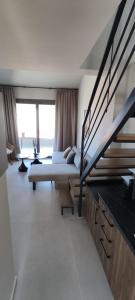 Llit o llits en una habitació de Welcome Inn