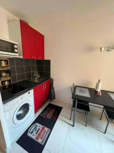 Magnifique studio renove en plein centre ville.
