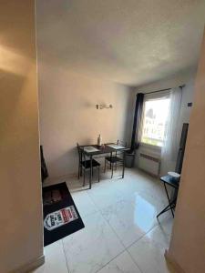 Magnifique studio renove en plein centre ville.