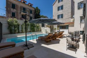 Bazén v ubytování Sperone Hotel nebo v jeho okolí
