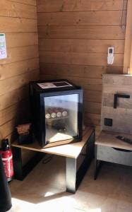 - un grille-pain dans l'établissement Les Chalets de Tesa, à Occhiatana