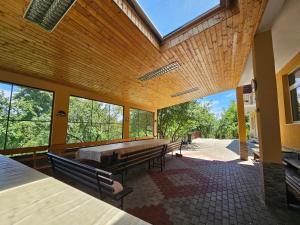 Billede fra billedgalleriet på Vila pe deal in Poiana Marului i Poiana Mărului