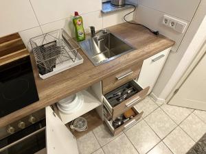 Η κουζίνα ή μικρή κουζίνα στο Ruhige Wohnung nahe Traunreut +2 φωτογραφίες
