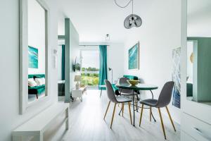 Posezení v ubytování Apartament UKIEL PARK 5 przy Plaży Miejskiej - free parking, FV