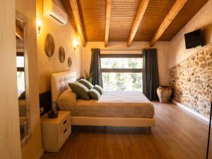 Postel nebo postele na pokoji v ubytování Cal Vientos + 37 fotografií