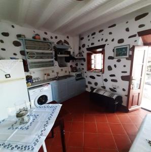 Dapur atau dapur kecil di Studio View Chora Patmos