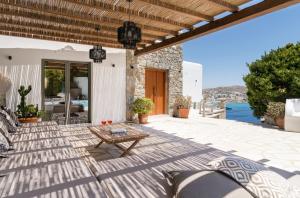Balkón alebo terasa v ubytovaní Villa Zen - MG Villas Mykonos