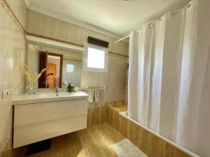 Et badeværelse på Casa VEROLES + 18 billeder