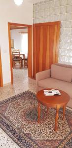 Χώρος καθιστικού στο Historical Center City House 2 +7 φωτογραφίες