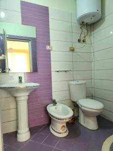 Koupelna v ubytování Perandori Apartments Vlorë Old Beach