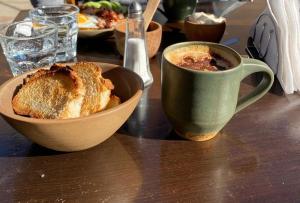 Menjar a la tenda de luxe o a prop 33 fotos més