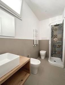 Um banheiro em Appartamento al Mare Sant’Agata