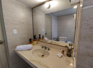 Koupelna v ubytování Inti Llaqta Hotel & Suites