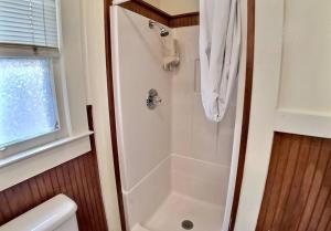 Ένα μπάνιο στο Napa Rock Cottage/ #7 Oak Crest