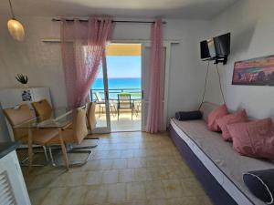 TV/trung tâm giải trí tại Corfu Glyfada Menigos Resort 2-5