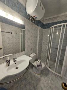 Koupelna v ubytování Corfu Glyfada Apartment 46
