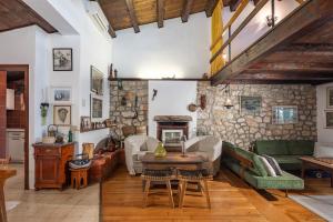 Gallery image of Lovely Holiday Home By The Sea - Happy Rentals in Selce +24 photos