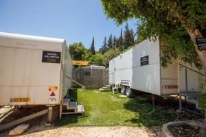 Κήπος έξω από το אירוח יער השלום