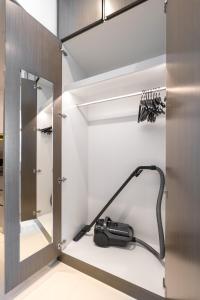 Koupelna v ubytování Downtown Ultra Luxury - Studio Suite - 5 star Hotel Facilities- 15 min walk to Dubai Fountain