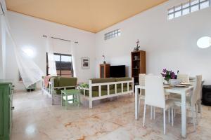 TV a/nebo společenská místnost v ubytování Venus House