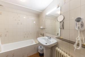 Bagno di La Solana Apartaments & Spa