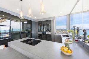 Kuchyň nebo kuchyňský kout v ubytování Villa Moonstar - Luxury with Breathtaking Sea Views