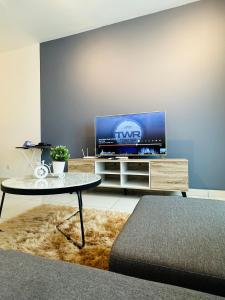 36-08 #Family Suite 8pax 3 Rooms Sunway Velocity Mall Cheras IKEA Mytown Short Walk to MRT & LRT Maluri