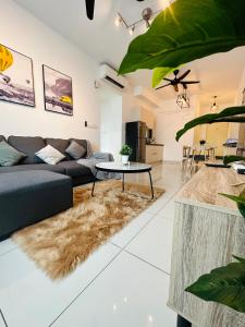 36-08 #Family Suite 8pax 3 Rooms Sunway Velocity Mall Cheras IKEA Mytown Short Walk to MRT & LRT Maluri