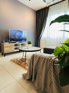 36-08 #Family Suite 8pax 3 Rooms Sunway Velocity Mall Cheras IKEA Mytown Short Walk to MRT & LRT Maluri