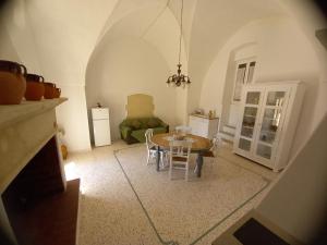 Posezení v ubytování masseria Carlini + 37 fotografií