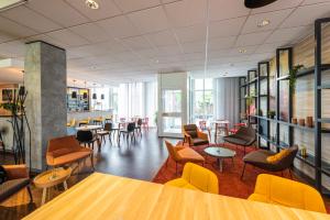 Posezení v ubytování ibis Hotel Regensburg City + 37 fotografií