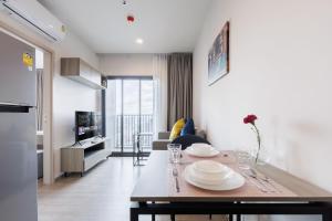 TV/trung tâm giải trí tại Bangkok city center-thong lo-rca-high-rise one-bedroom