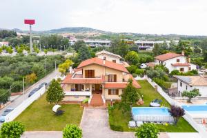 Bazén v ubytování La Villa di Tony nebo v jeho okolí