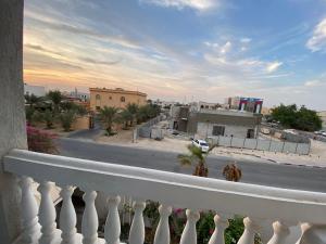 Balkón nebo terasa v ubytování Nice Rooms for Rent in Compound Housing near Burj Alarab Dubai Villa 125