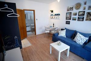 Posedenie v ubytovaní Studio Apartments Shanti