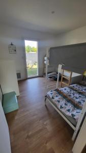 Zdjęcie z galerii obiektu Maison 8 personnes entre océan et vignobles w mieście Artiguillon