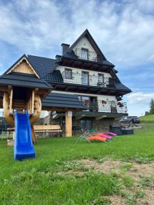 Budynek, w którym mieści się apartament