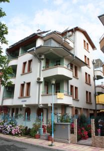 The building in which a vendégházakat is located