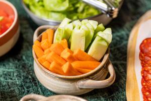Makanan di atau berdekatan hotel