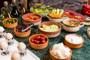 Makanan di atau berdekatan hotel