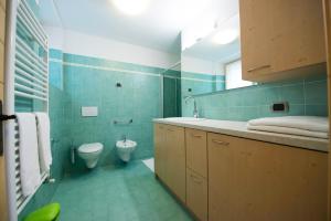 A bathroom at Chalet Elena