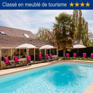 Bazén v ubytování Gîte Fontainebleau Forestier de l'abeilleur nebo v jeho okolí