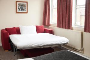 Posezení v ubytování White Hart Hotel by Greene King Inns